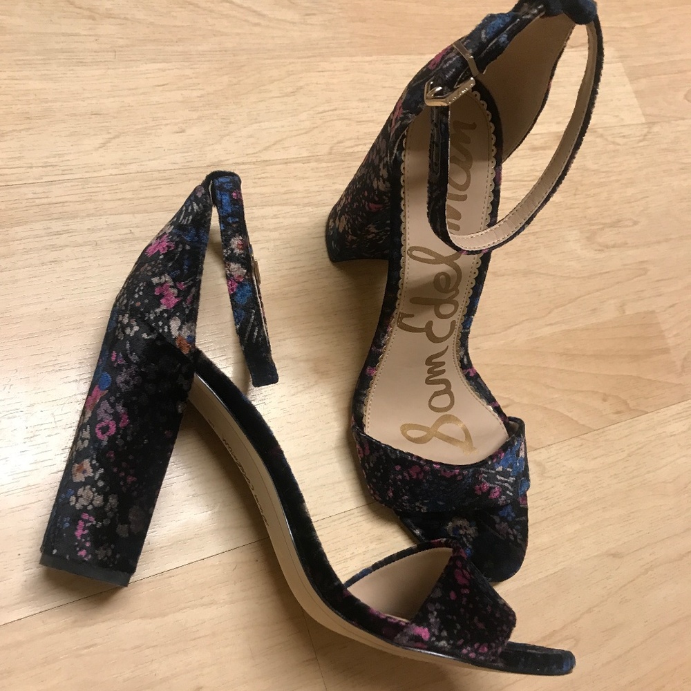 Sam Edelman Whimsical velvet Floral Print Yaro Block Heels EUC